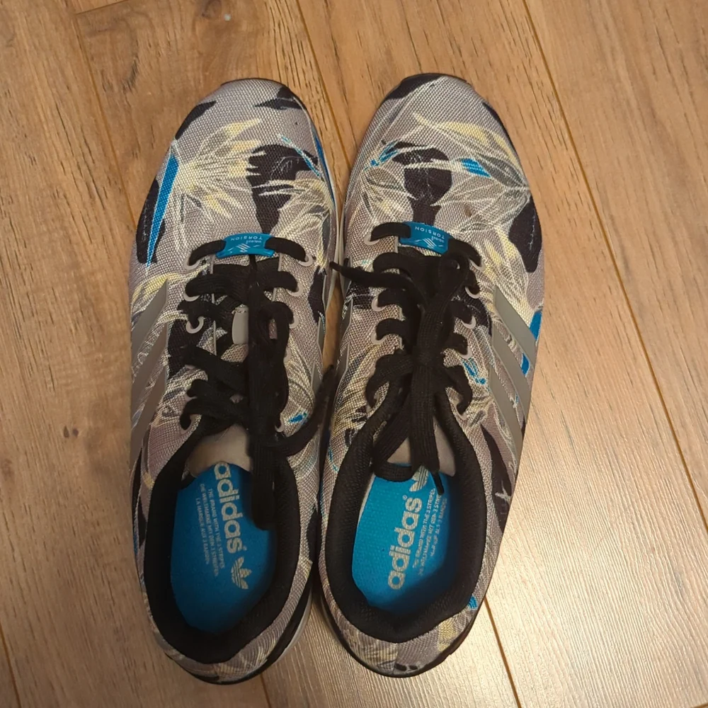 Men's size 11 Adidas Flux floral pattern - Picture 5 of 7